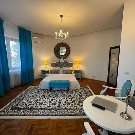 Casa Negustorului Hotel Дева Екстериор снимка