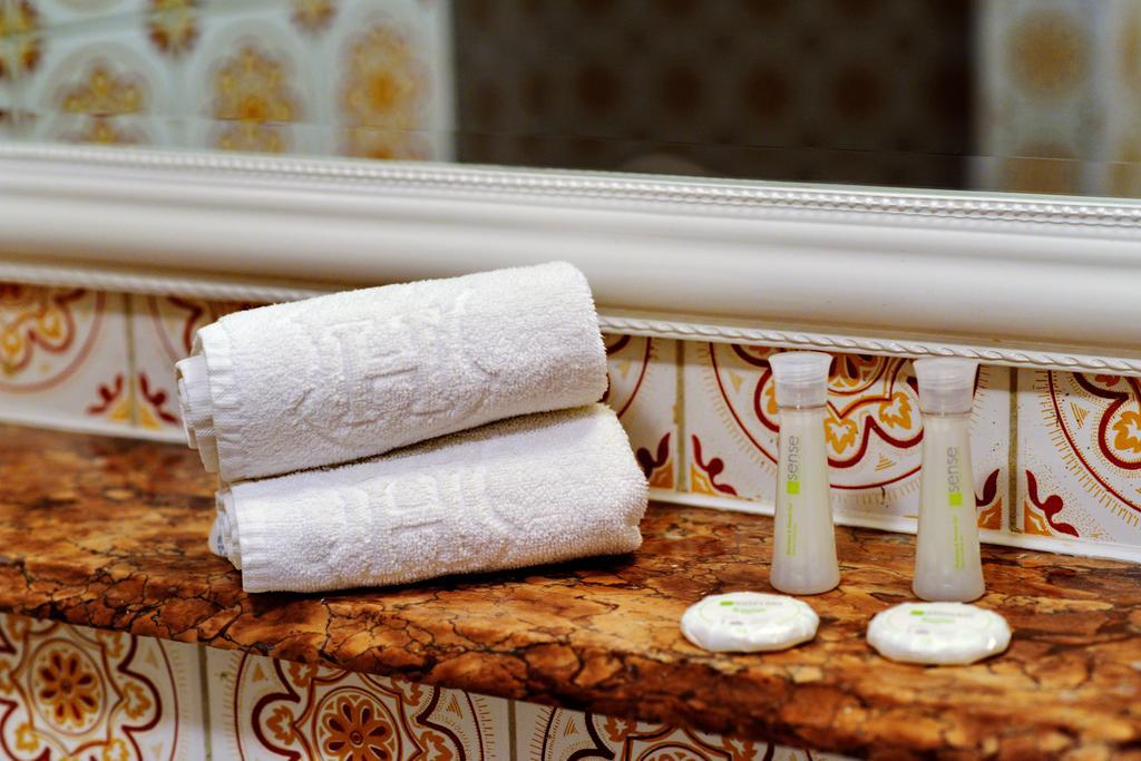 Casa Negustorului Hotel Дева Екстериор снимка