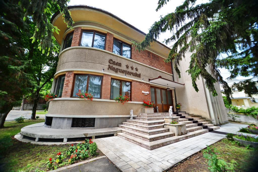 Casa Negustorului Hotel Дева Екстериор снимка