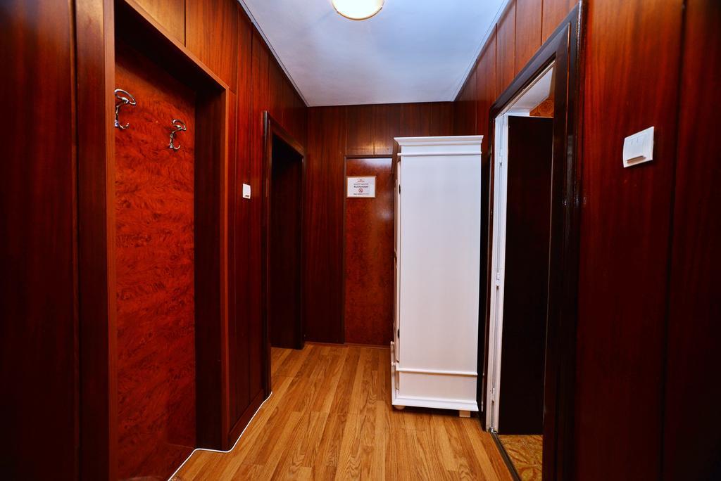 Casa Negustorului Hotel Дева Екстериор снимка