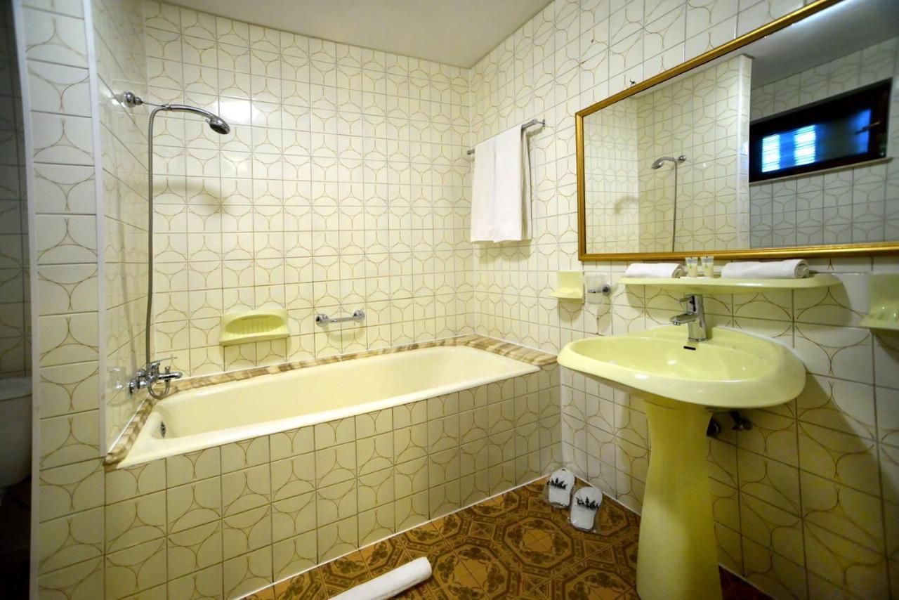Casa Negustorului Hotel Дева Екстериор снимка