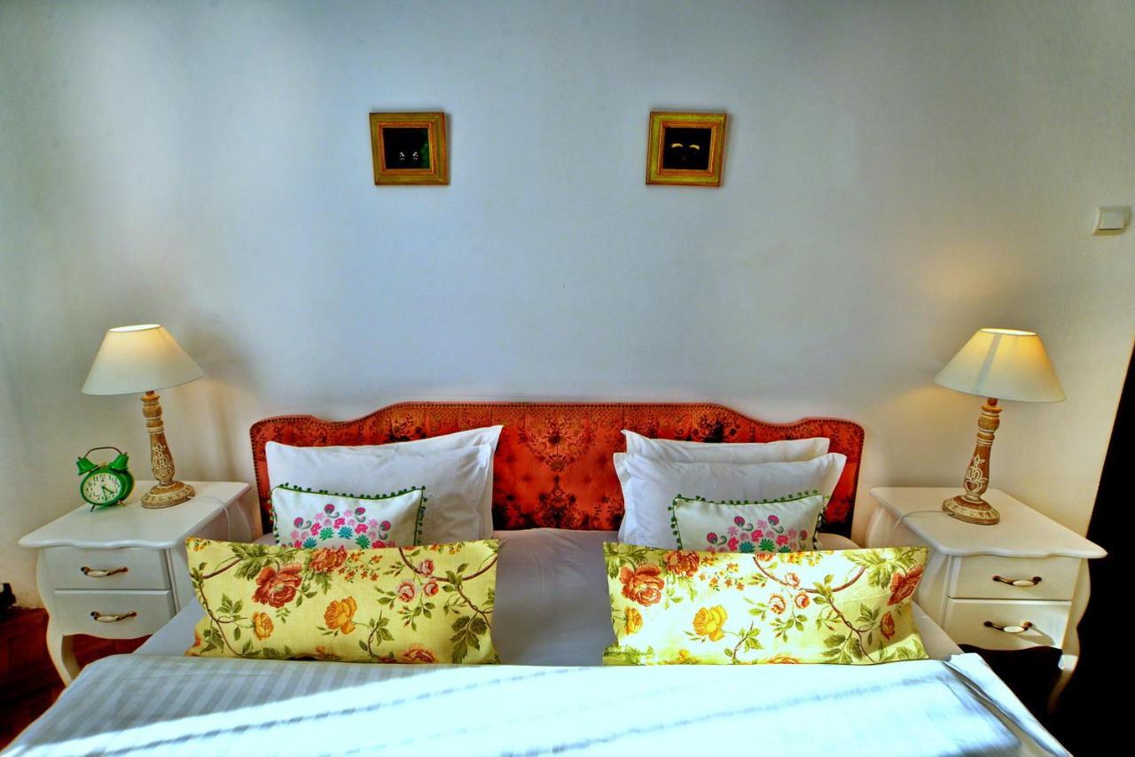 Casa Negustorului Hotel Дева Екстериор снимка