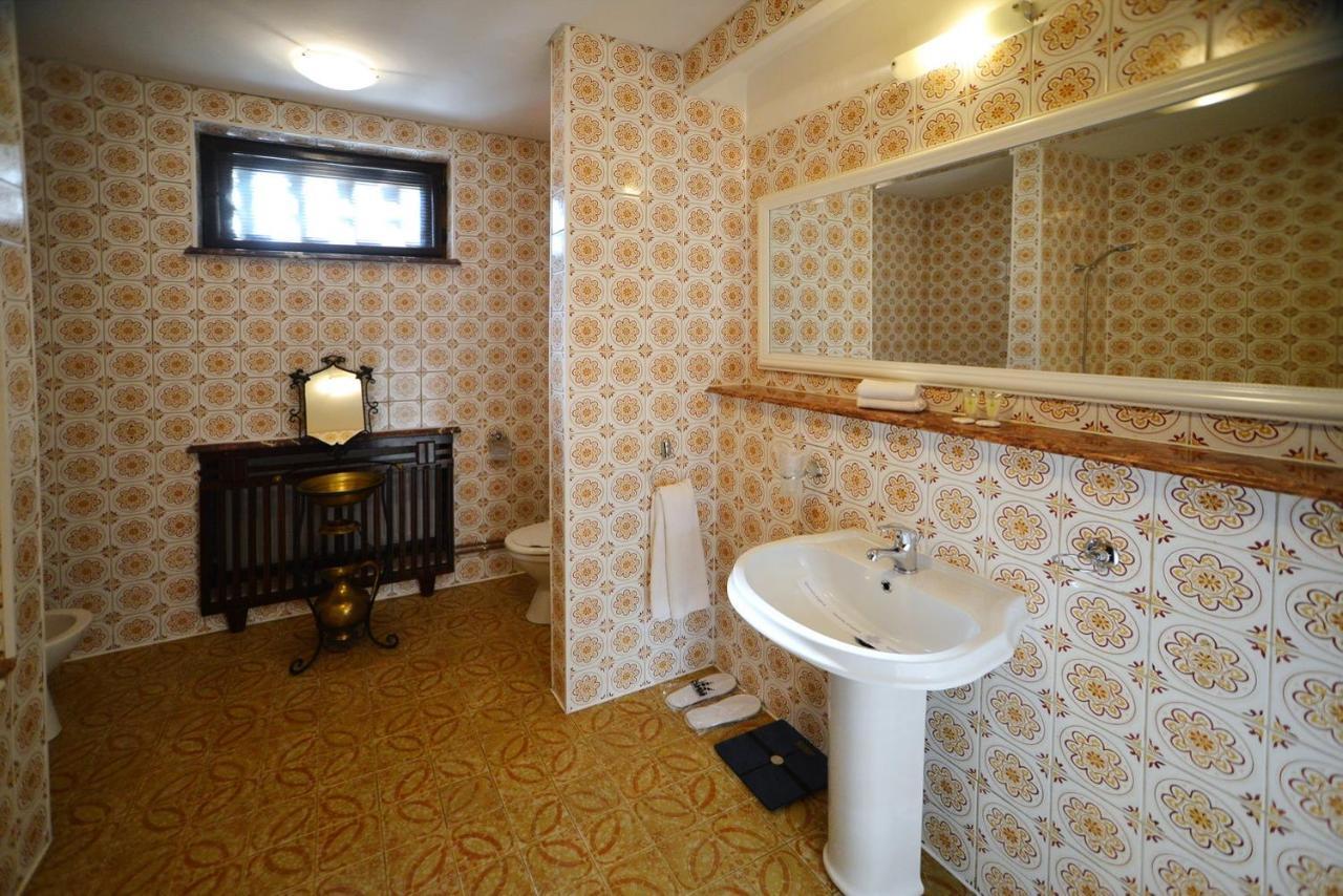 Casa Negustorului Hotel Дева Екстериор снимка